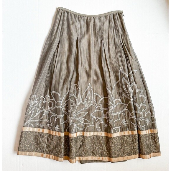 Nic + Zoe Embroidered Skirt Taupe Gold Sz 4 Women’s Swing Satin Full Midi Floral - Picture 2 of 12